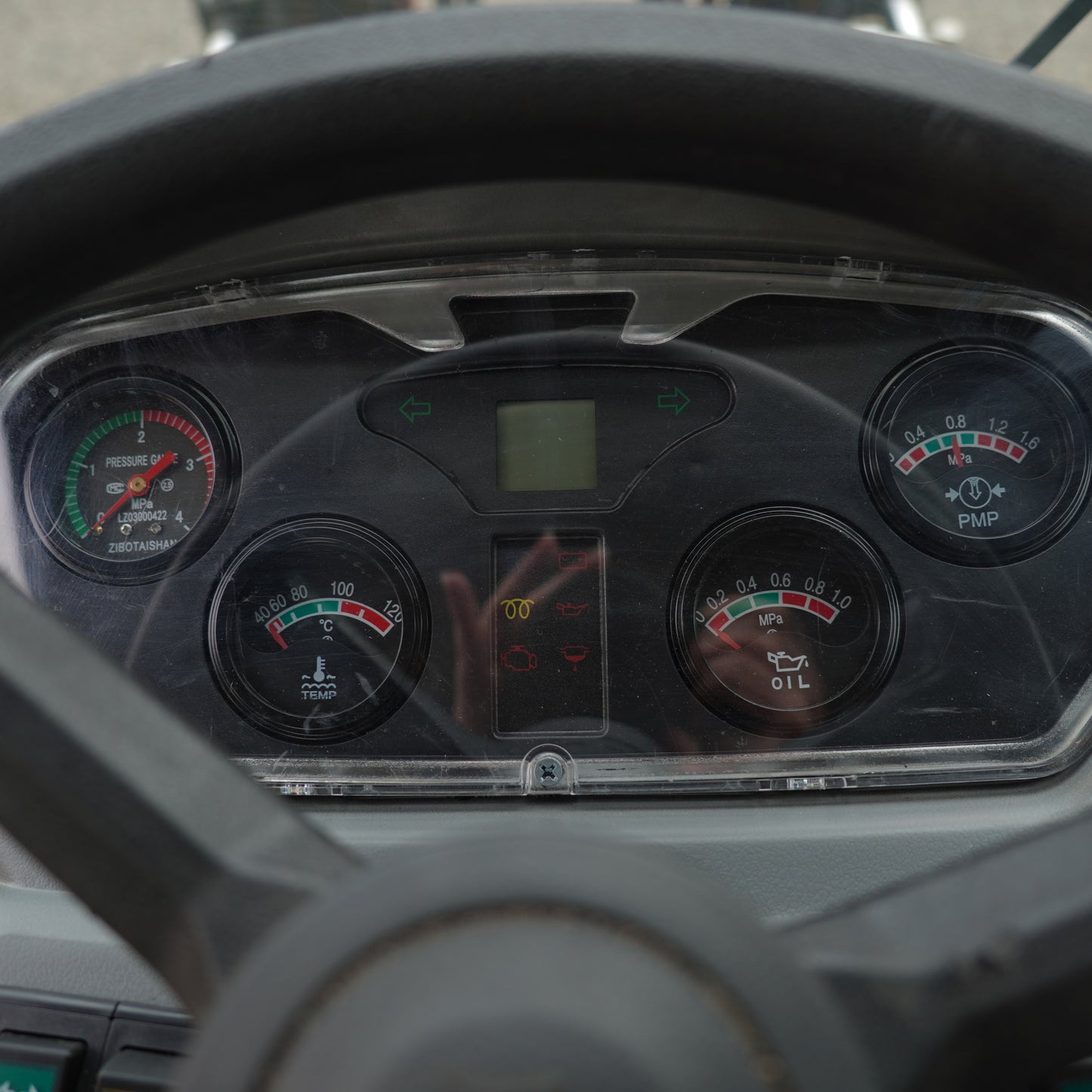 Grúa Horquilla 4x4 Carga 4000 Kg, 4m A/C Turbo