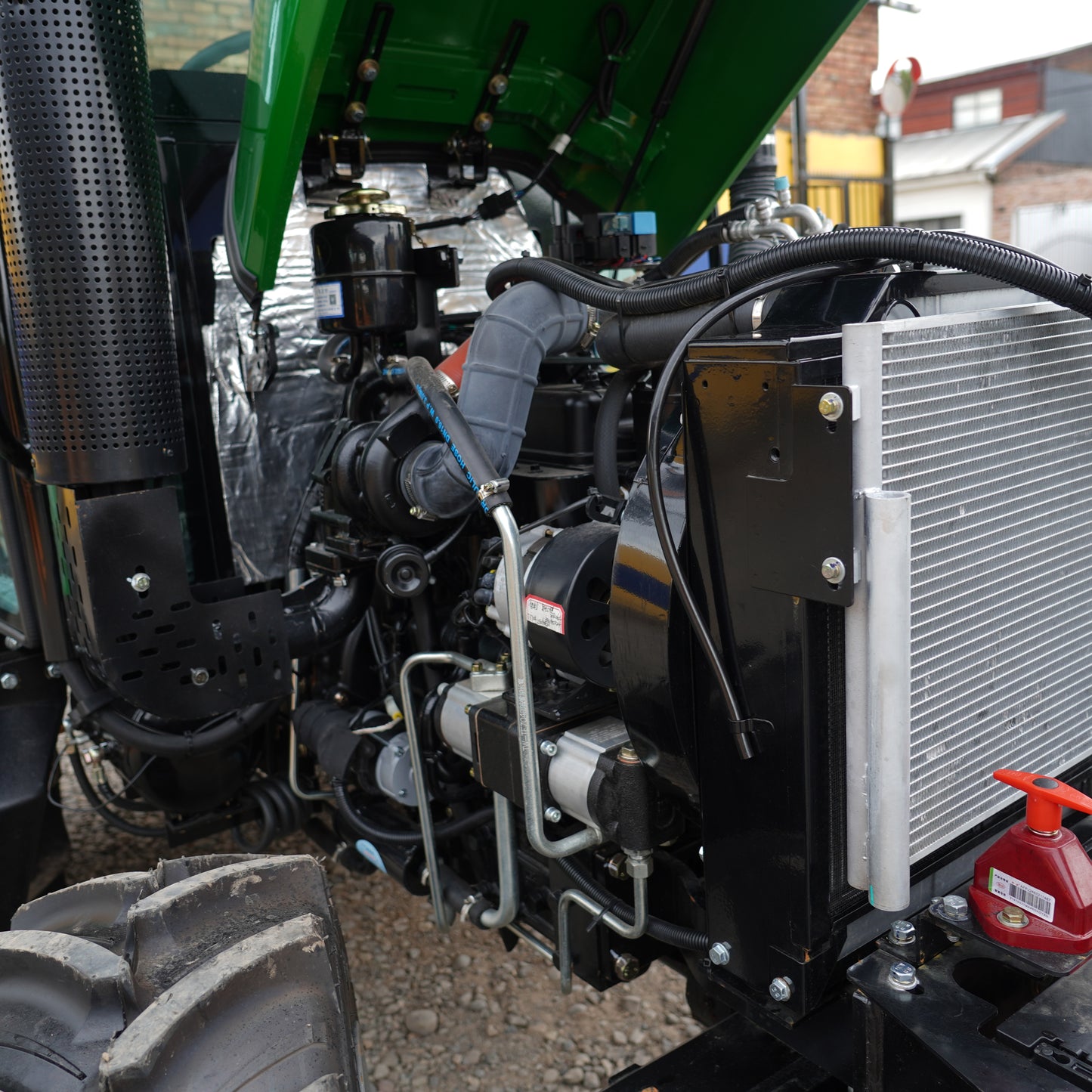 Tractor 4x4 Cabinado 70 HP Turbo A/C