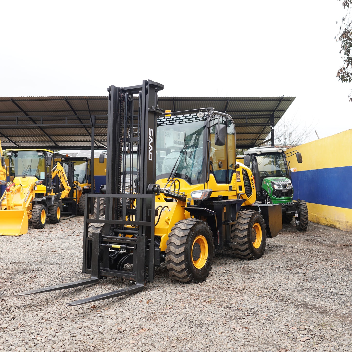 Grúa Horquilla 4x4 Carga 3000 Kg, 4m A/C