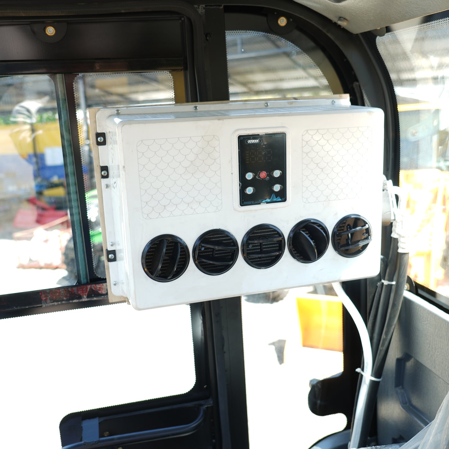 Grúa Horquilla 4x4 Carga 5000 Kg, 4m A/C Turbo