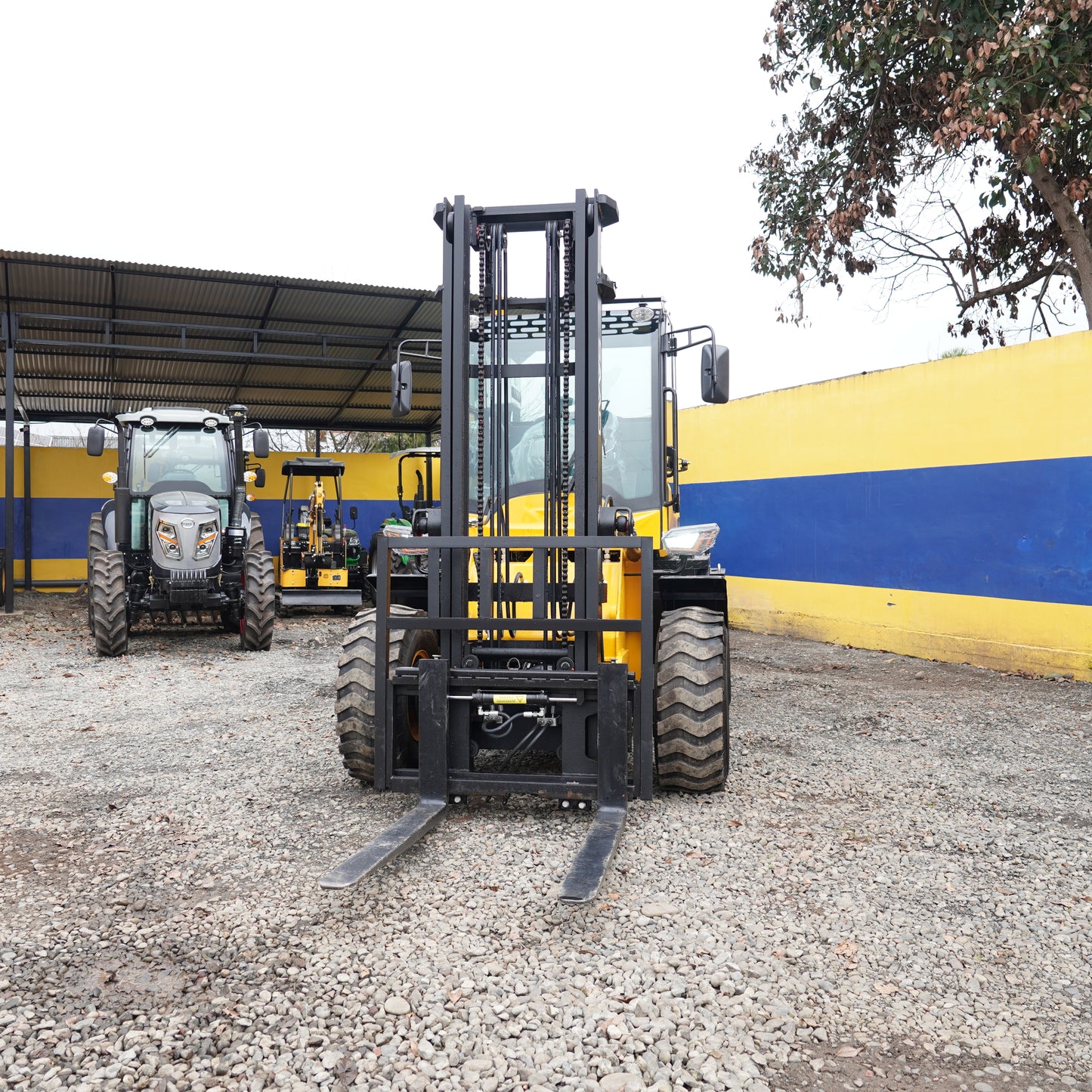 Grúa Horquilla 4x4 Carga 3000 Kg, 4m A/C