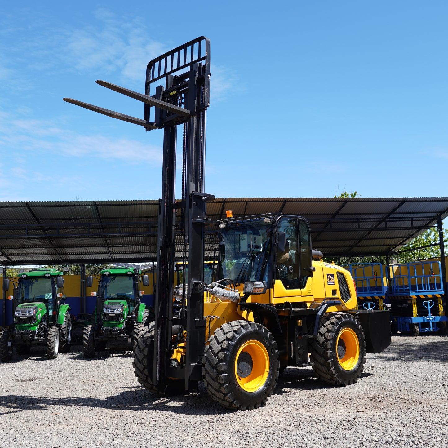 Grúa Horquilla 4x4 Carga 5000 Kg, 4m A/C Turbo