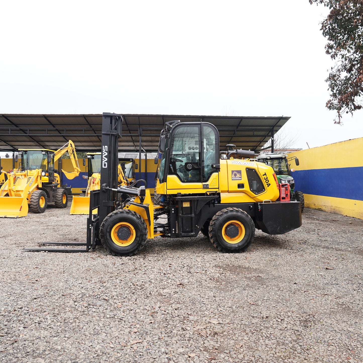 Grúa Horquilla 4x4 Carga 3000 Kg, 4m A/C